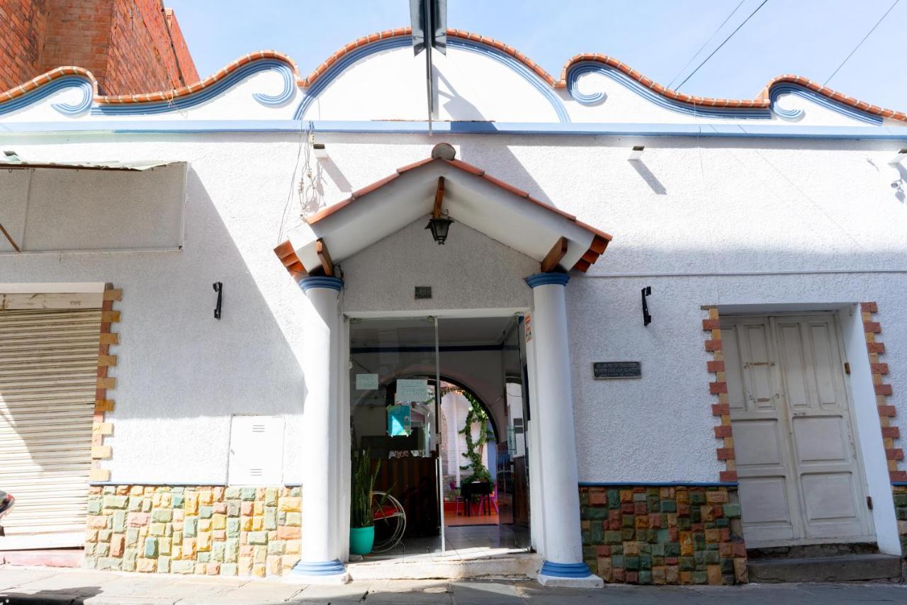 Hostal Zeballos Tarija Eksteriør billede