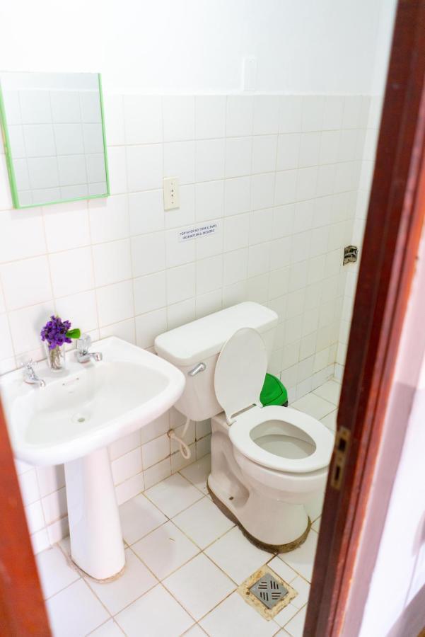 Hostal Zeballos Tarija Eksteriør billede
