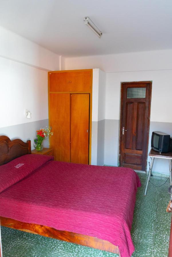 Hostal Zeballos Tarija Eksteriør billede