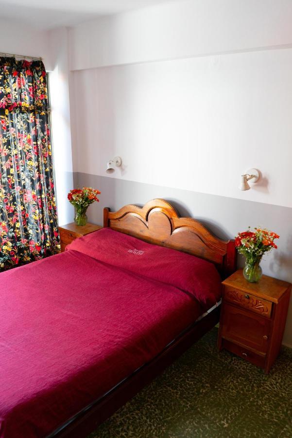 Hostal Zeballos Tarija Eksteriør billede