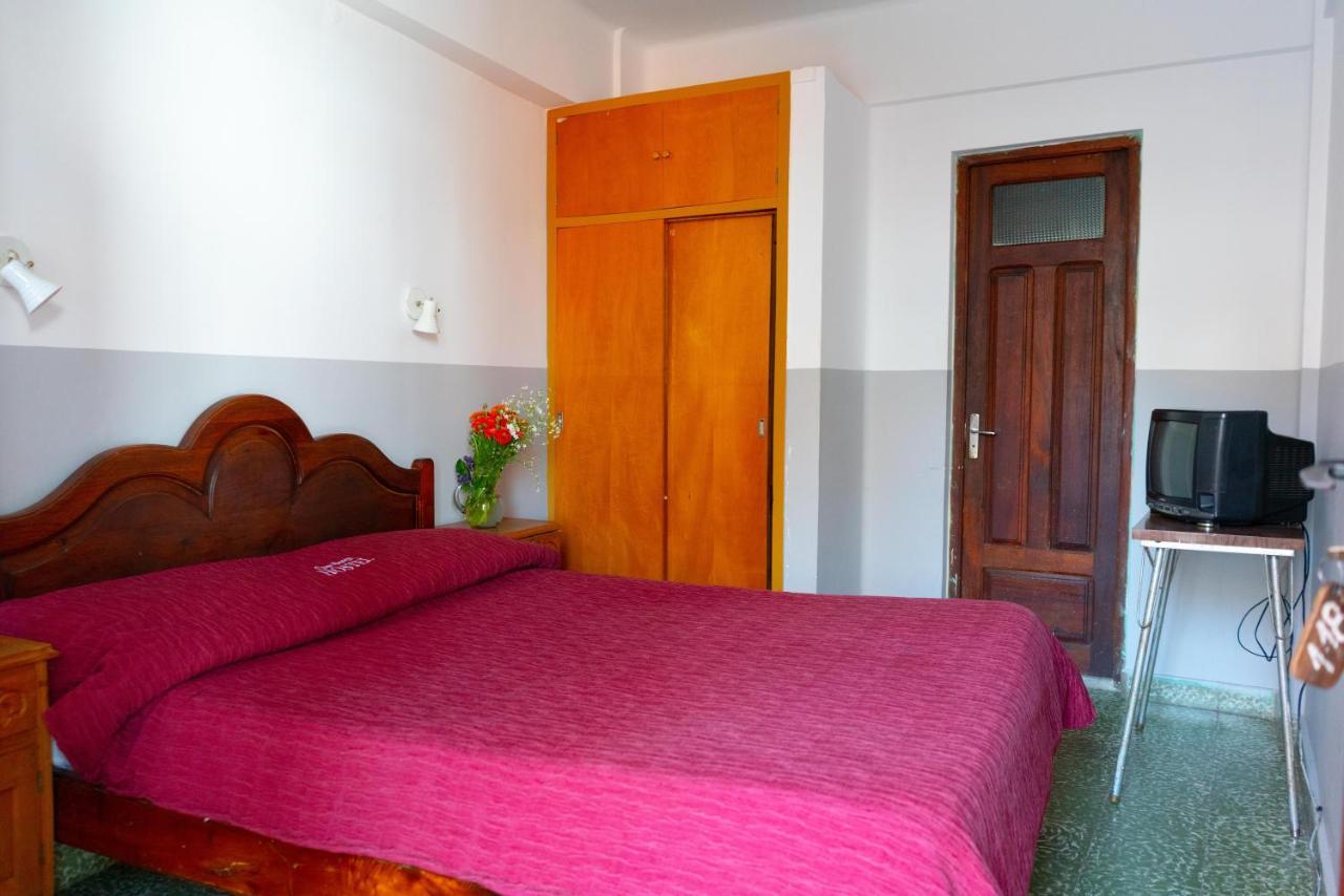 Hostal Zeballos Tarija Eksteriør billede