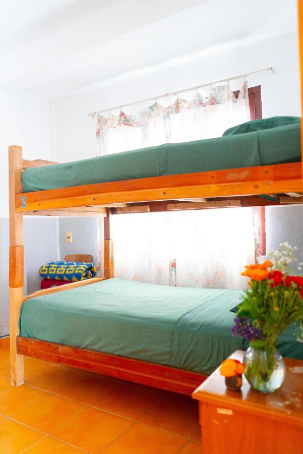 Hostal Zeballos Tarija Eksteriør billede