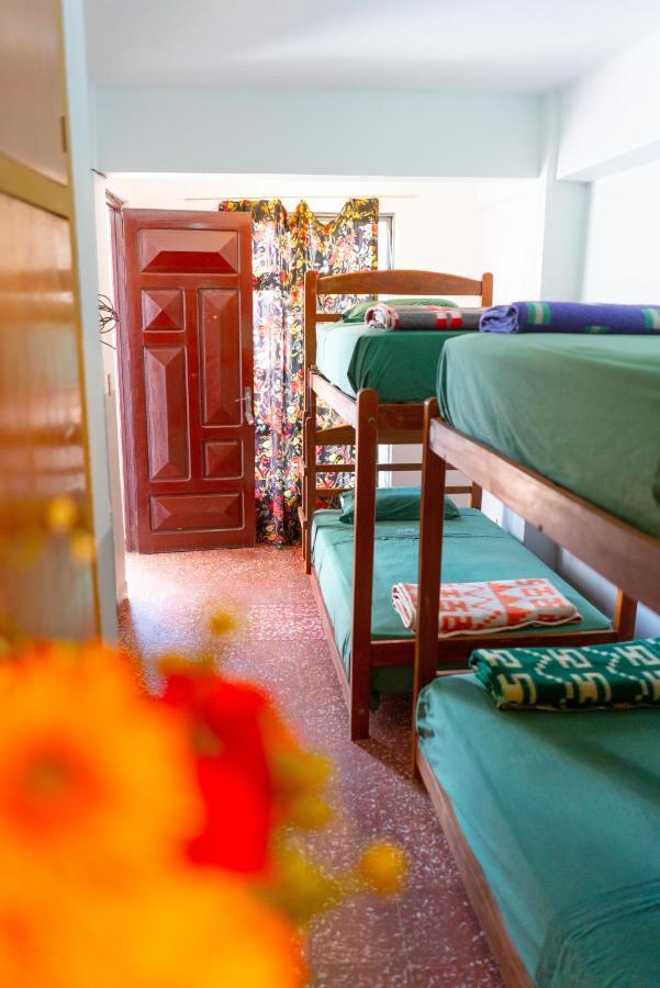 Hostal Zeballos Tarija Eksteriør billede