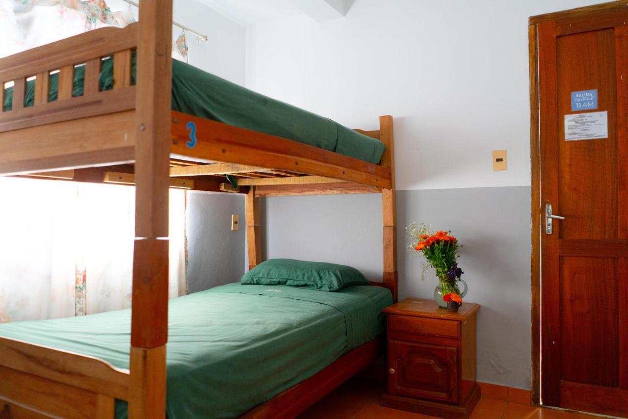 Hostal Zeballos Tarija Eksteriør billede