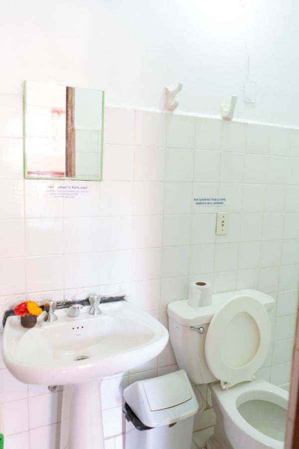 Hostal Zeballos Tarija Eksteriør billede